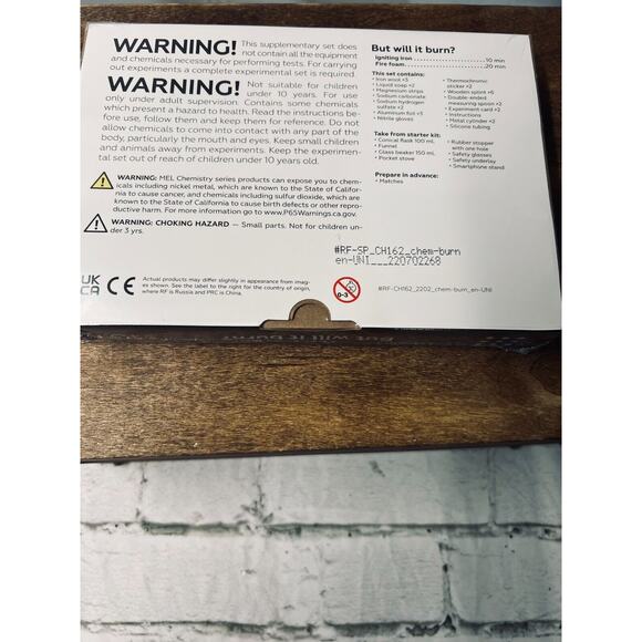 Mel Chemistry Kit - But Will It Burn Ages 10+ Holiday Birthday Christmas - Picture 3 of 3